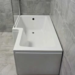 1500mm Showerbath L Shaped Compact Square Bath Inc Screen + Panel Options -Comparethebathroom Shop 1500 L Shaped Bath Std Screen End View LH