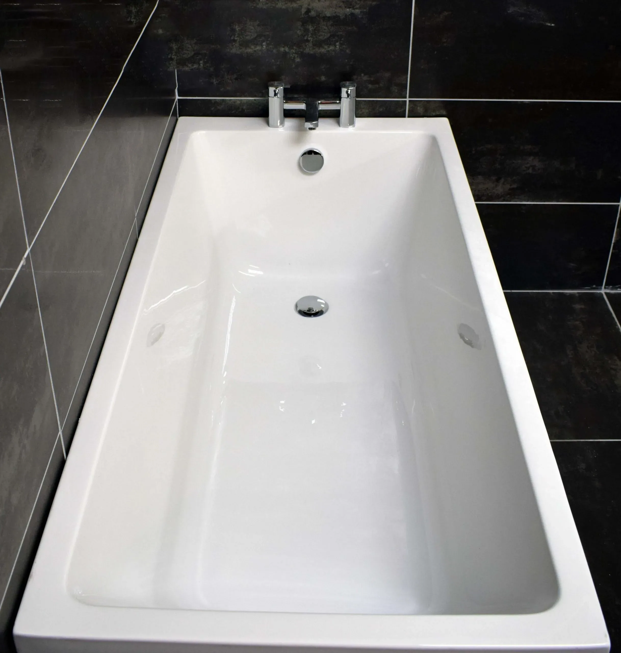 Sadie 1500mm X 700mm Compact Acrylic Space Saving Slim Rim Bath 4 Sadie 1500mm X 700mm Compact Acrylic Space Saving Slim Rim Bath - Image 2