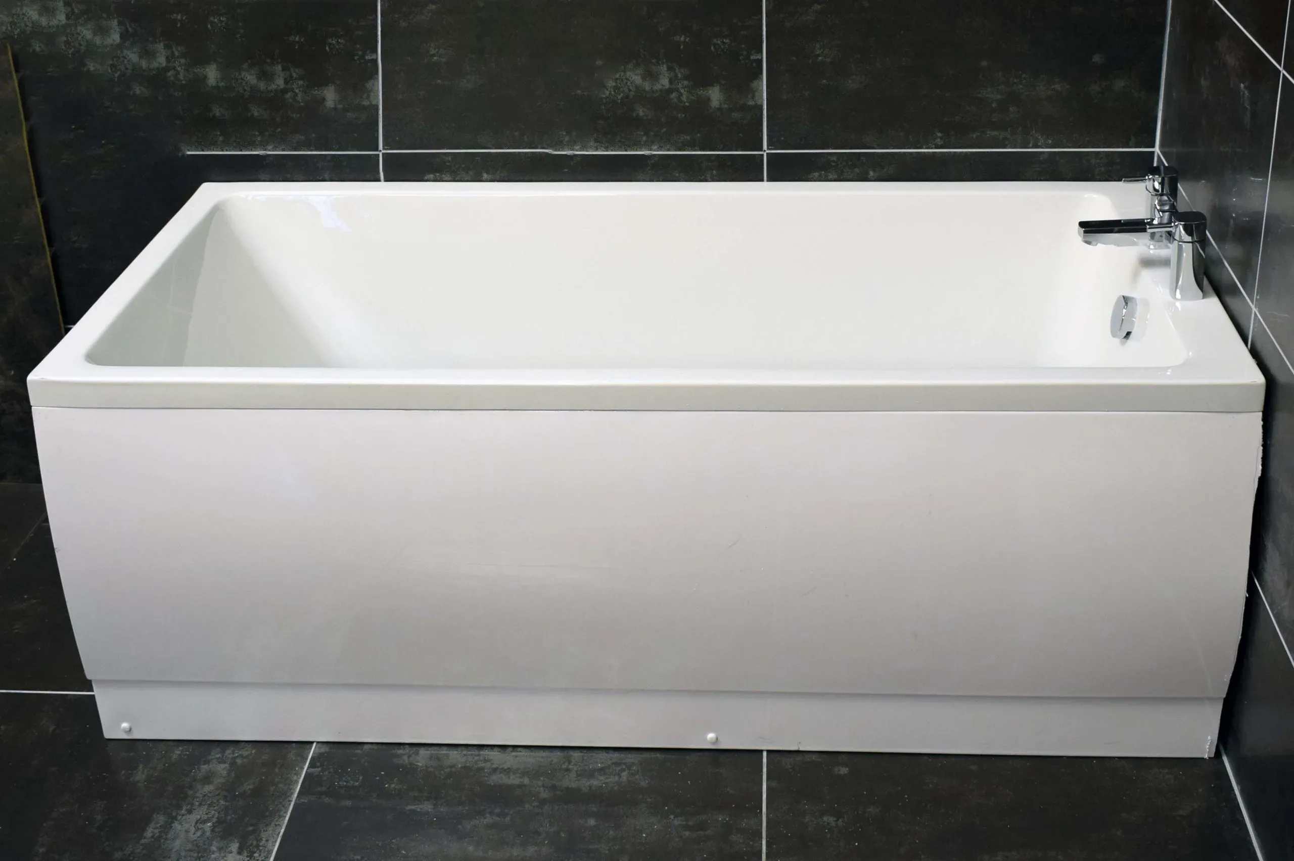 Sadie 1500mm X 700mm Compact Acrylic Space Saving Slim Rim Bath 5 Sadie 1500mm X 700mm Compact Acrylic Space Saving Slim Rim Bath - Image 3