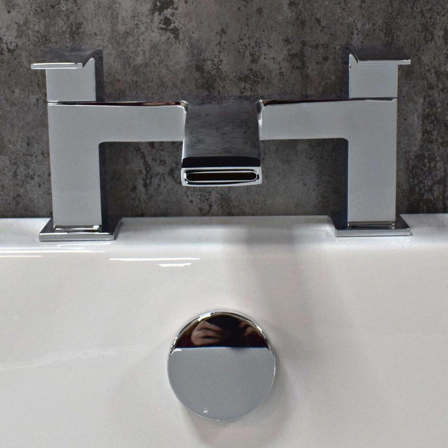 Amy Curved Bath Mixer Filler Tap – Modern Solid Brass Chrome Bathroom 4 Amy Curved Bath Mixer Filler Tap – Modern Solid Brass Chrome Bathroom - Image 2