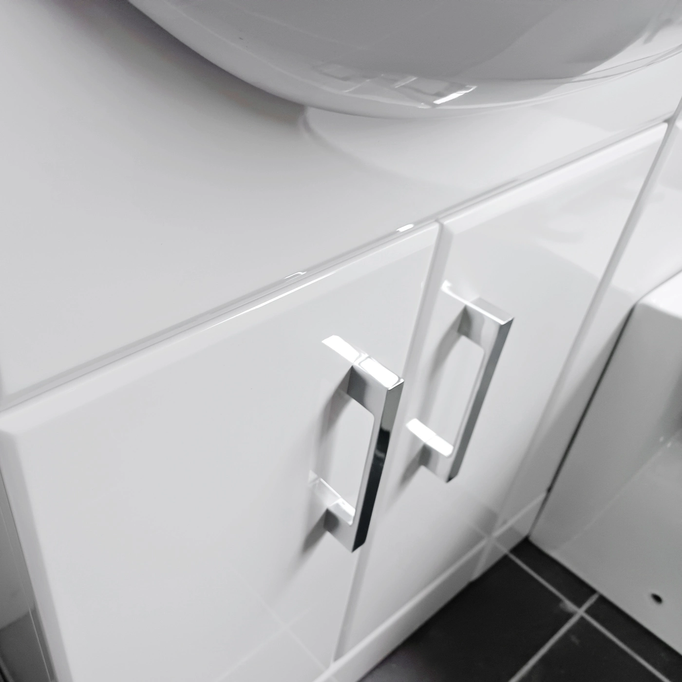 Ex-Bathstore Match 1050mm White Vanity Sink & WC Unit Bathroom Set Ensuite 5 Ex-Bathstore Match 1050mm White Vanity Sink & WC Unit Bathroom Set Ensuite - Image 3