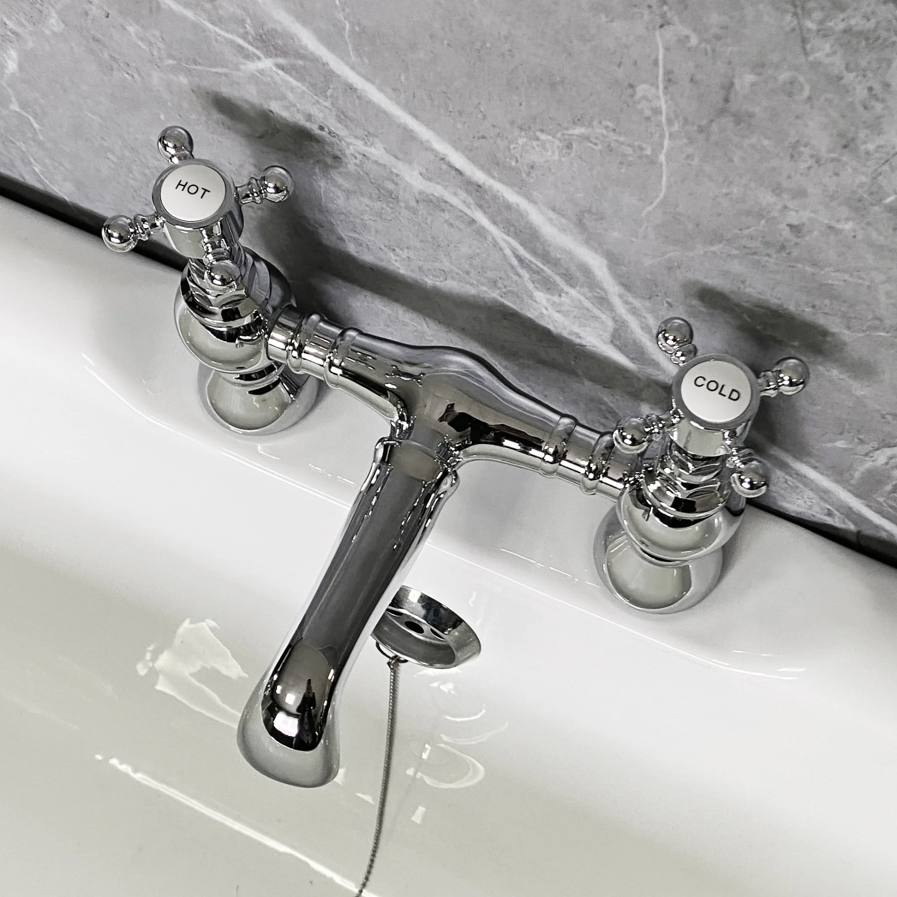 Cammie Traditional Style Cross Head Bath Filler Tap Chrome & White 3 Cammie Traditional Style Cross Head Bath Filler Tap Chrome & White