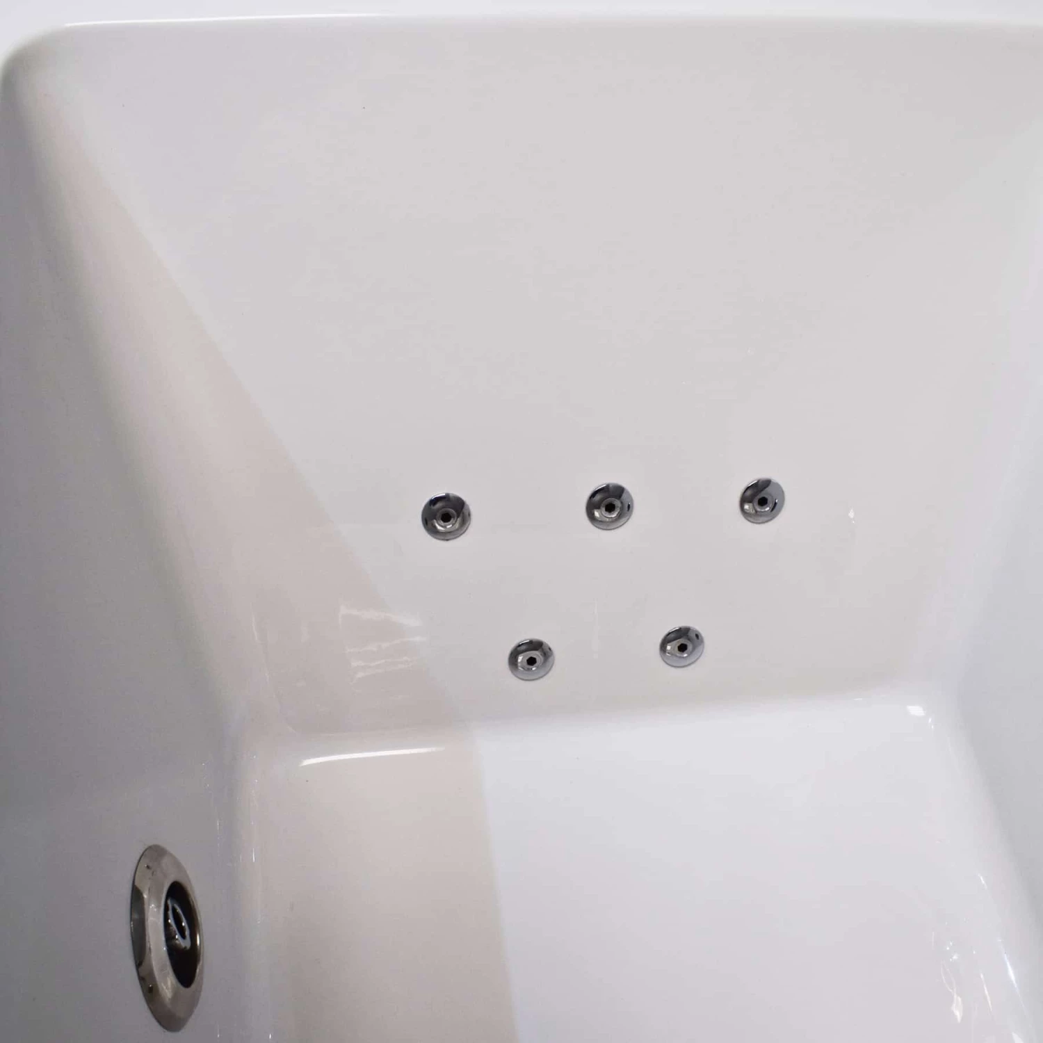Suzie Slim Rim Square Centre Tap Hole Whirlpool Spa Bath 6 Or 11 Jets 7 Suzie Slim Rim Square Centre Tap Hole Whirlpool Spa Bath 6 Or 11 Jets - Image 5