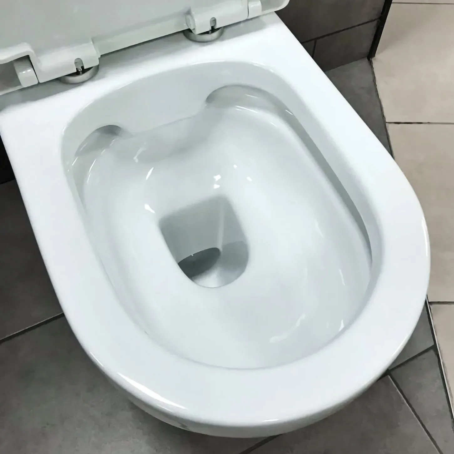 Hydros Chelsea Close Coupled Rimless Toilet Modern Style WC Inc Soft Close Seat 5 Hydros Chelsea Close Coupled Rimless Toilet Modern Style WC Inc Soft Close Seat - Image 3