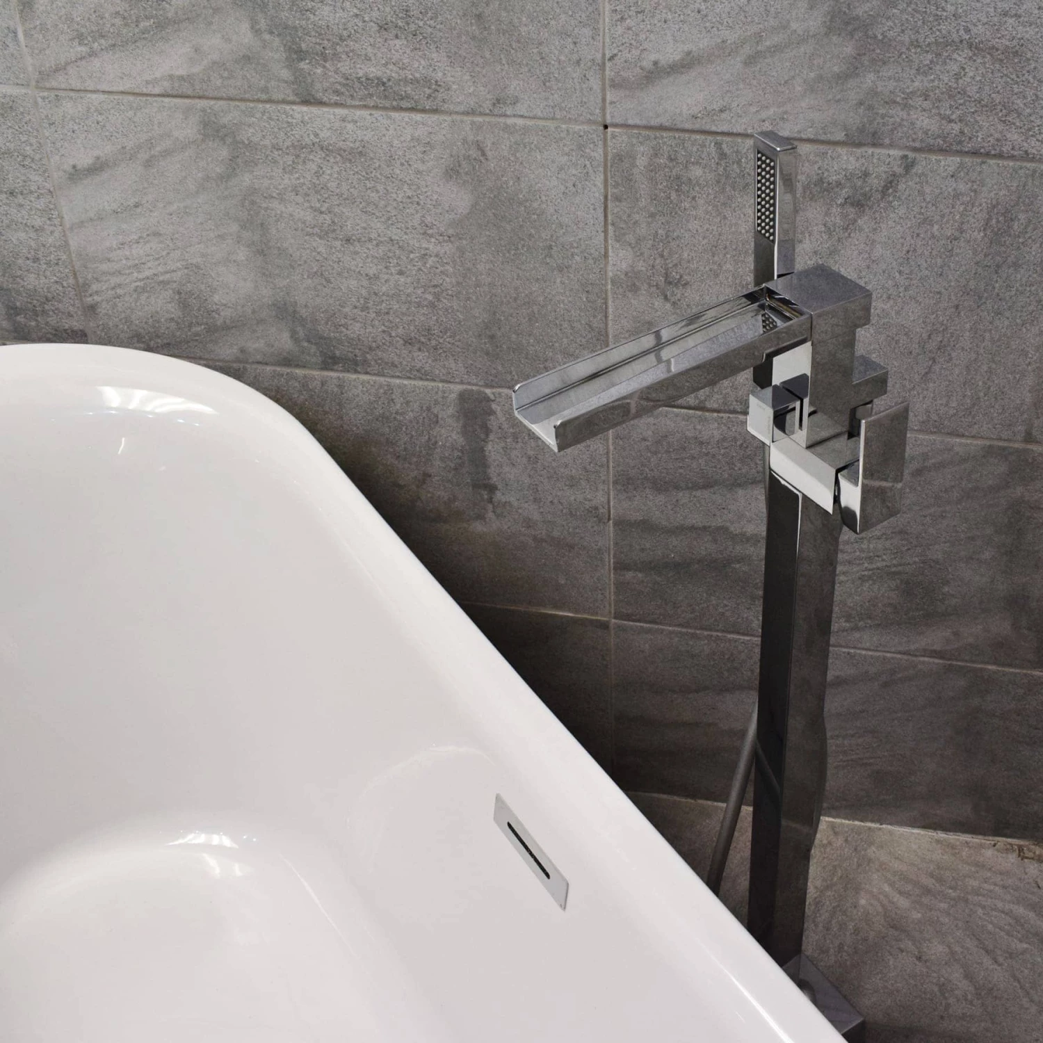 Bowness Oval Modern Style Freestanding Slipper Bath Inc Waste 1680 X 705mm 6 Bowness Oval Modern Style Freestanding Slipper Bath Inc Waste 1680 X 705mm - Image 4