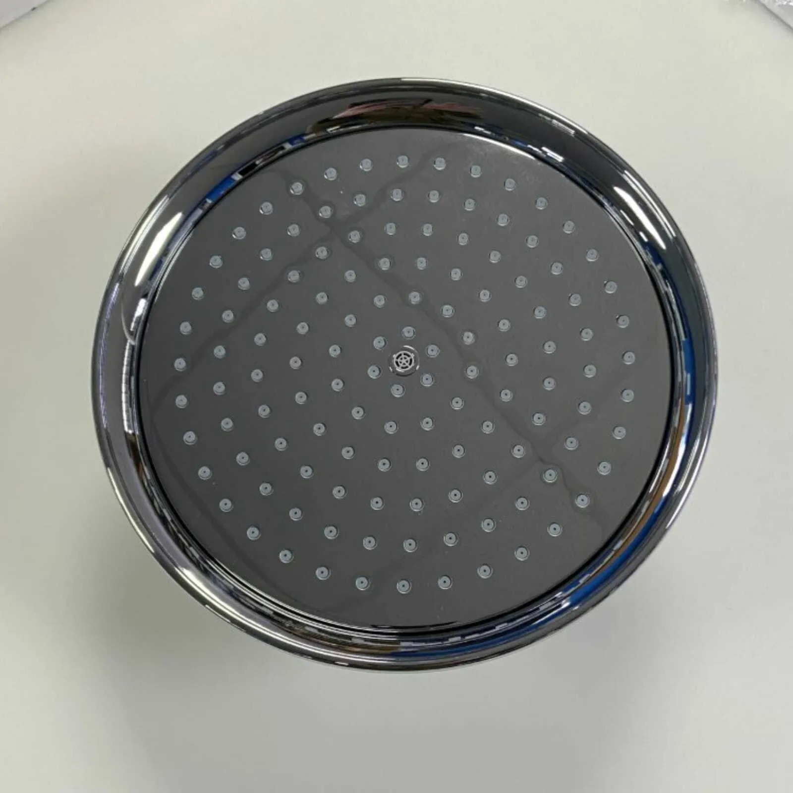 Grand Traditional Style Rain Effect Chrome Shower Head Ex-Bathstore 4 Grand Traditional Style Rain Effect Chrome Shower Head Ex-Bathstore - Image 2