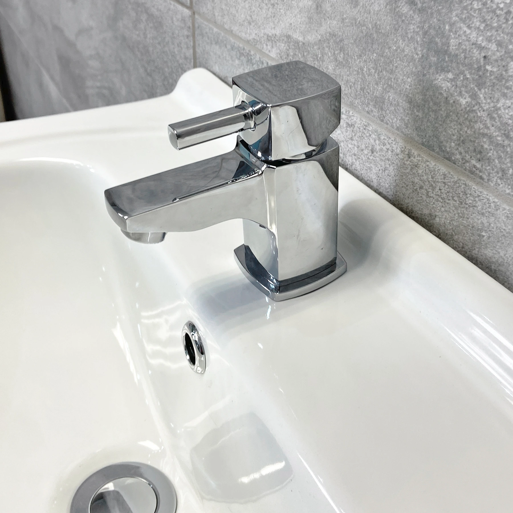 Hydros Match 1050mm Bathroom Vanity Sink & WC Toilet Set – Optional Tap 5 Hydros Match 1050mm Bathroom Vanity Sink & WC Toilet Set – Optional Tap - Image 3