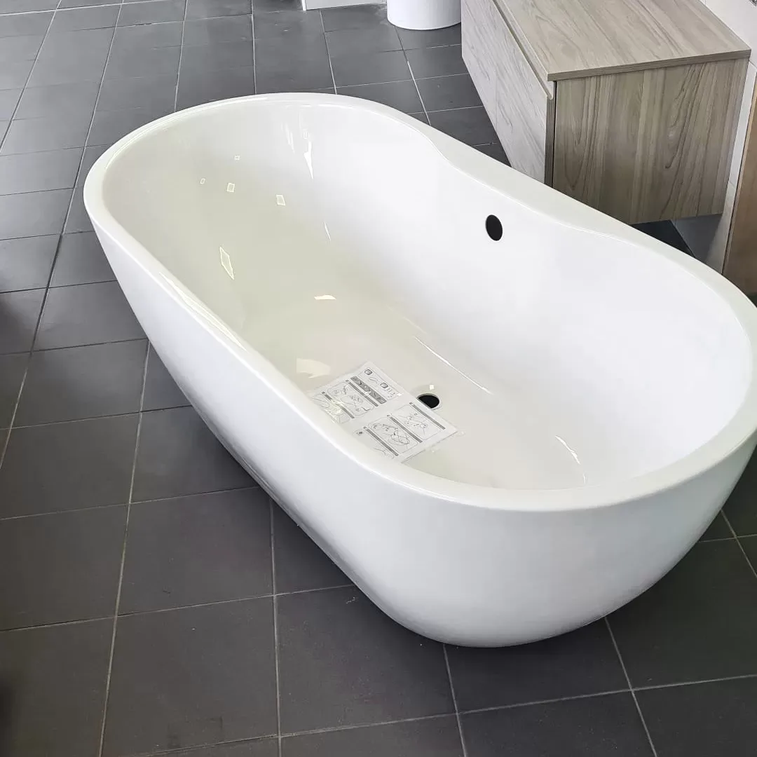 Flo 1555 X 745mm Modern Compact Freestanding White Acrylic Bath 6 Flo 1555 X 745mm Modern Compact Freestanding White Acrylic Bath - Image 5