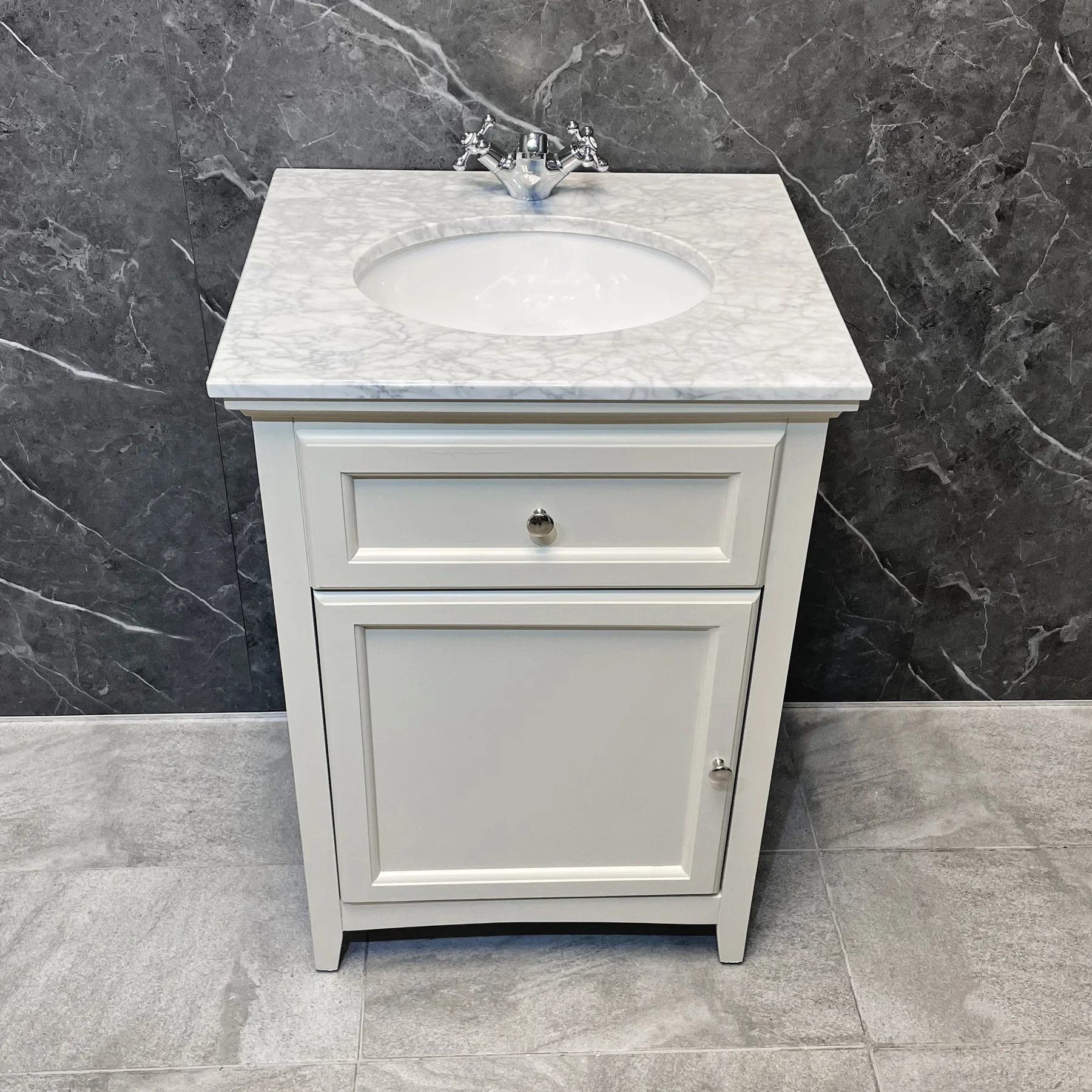 Savoy Traditional Style White Or Grey 600mm Vanity Unit Inc. Worktop & Basin 3 Savoy Traditional Style White Or Grey 600mm Vanity Unit Inc. Worktop & Basin