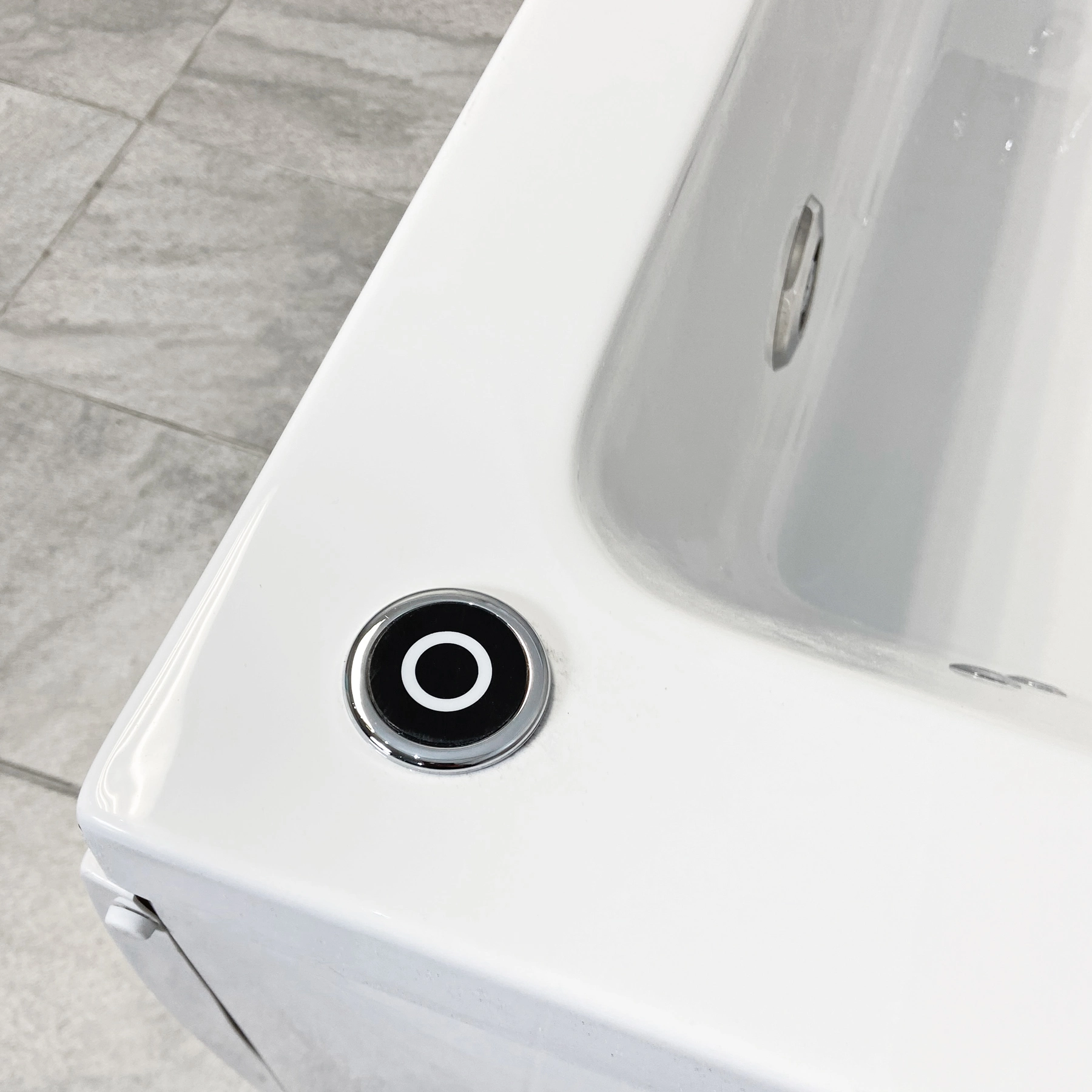 Siera Square Style Whirlpool Spa Bath 1700 X 700mm With 6 Or 11 Jet + Light 8 Siera Square Style Whirlpool Spa Bath 1700 X 700mm With 6 Or 11 Jet + Light - Image 6