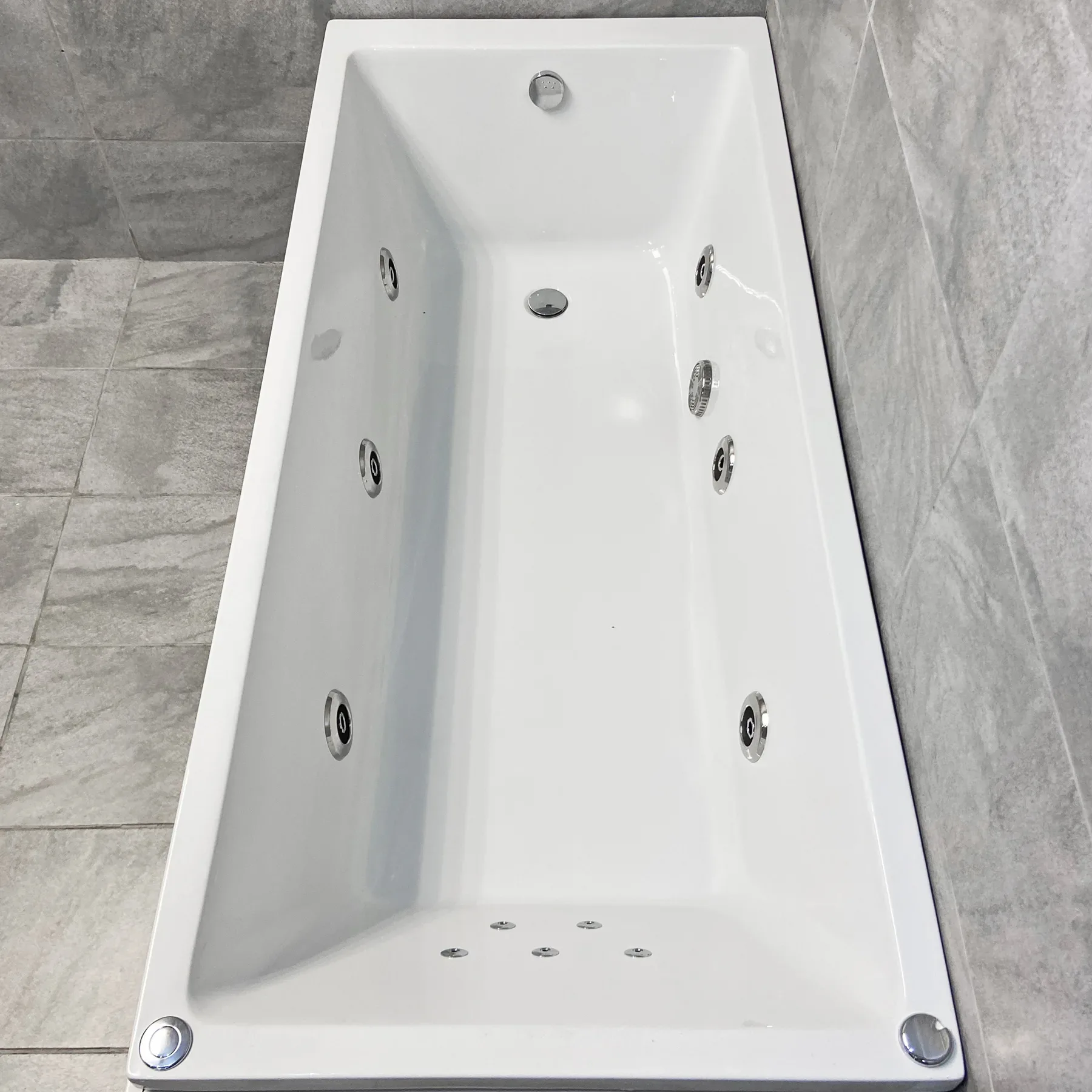 Sloane 1700 X 750mm Whirlpool Acrylic White Spa Bath – 6 Jet Or 11 Jet 5 Sloane 1700 X 750mm Whirlpool Acrylic White Spa Bath – 6 Jet Or 11 Jet - Image 3