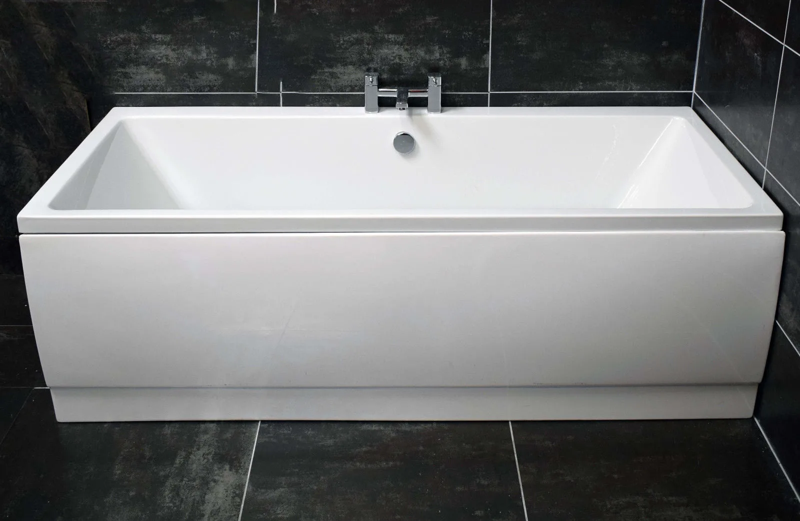Suzie Slim 1700mm X 750mm Square Style Thin Rim Double Ended Bath 6 Suzie Slim 1700mm X 750mm Square Style Thin Rim Double Ended Bath - Image 4