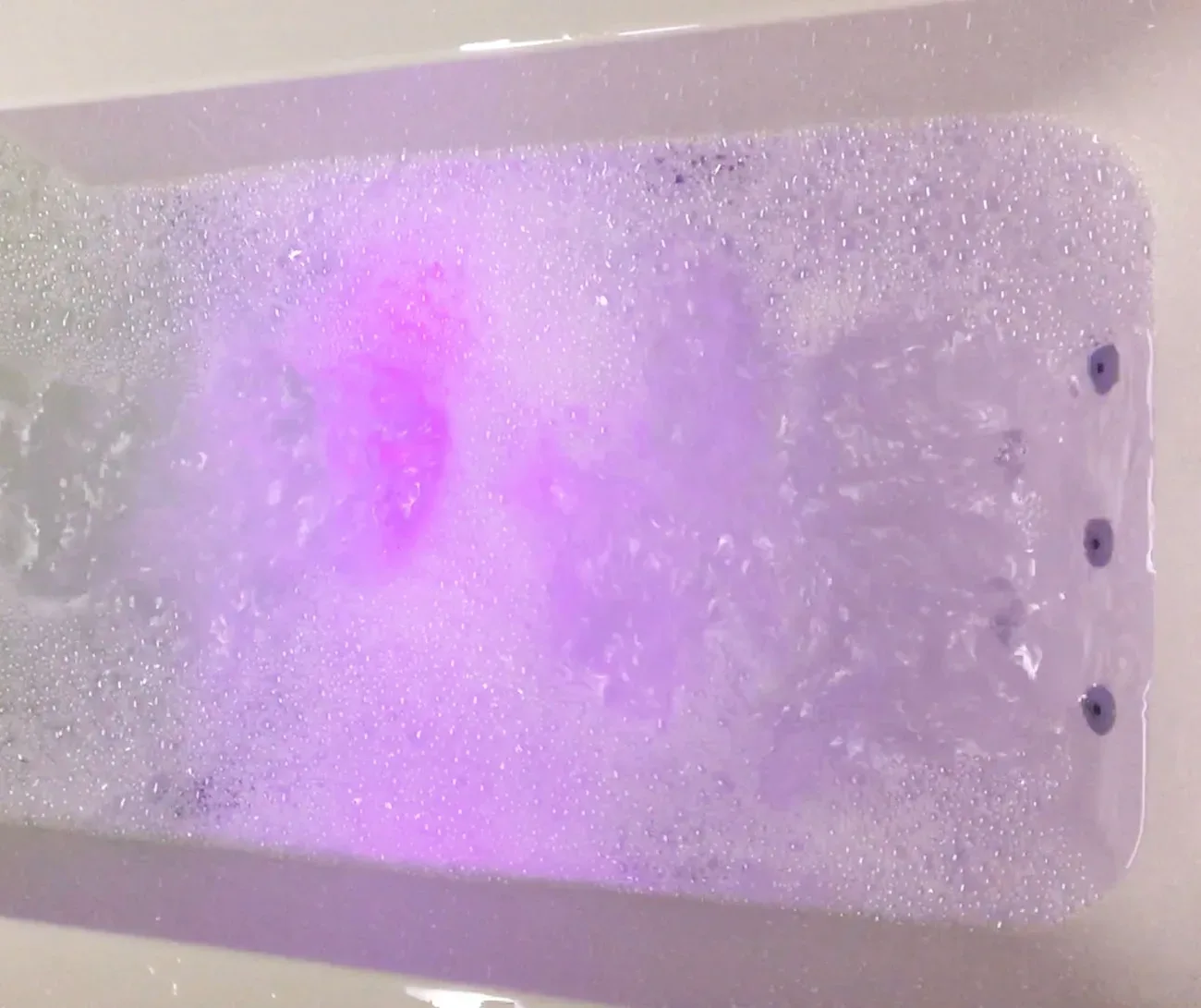 L Shaped Spa Bath And Screen With Whirlpool – Left Hand Option 7 L Shaped Spa Bath And Screen With Whirlpool – Left Hand Option - Image 5